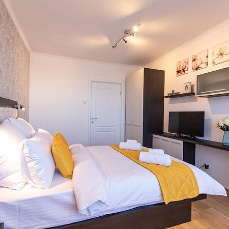 Onyx - Wonder Aparthotel Braşov Buitenkant foto