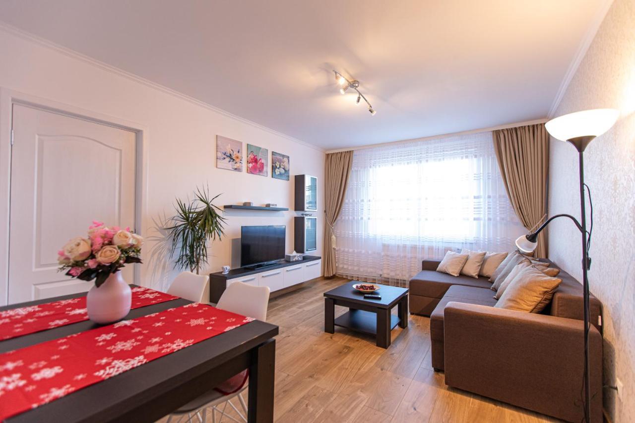 Onyx - Wonder Aparthotel Braşov Buitenkant foto